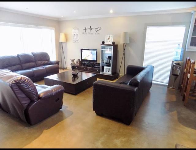 3 BEDROOM HOUSE FOR SALE IN HARTENBOS